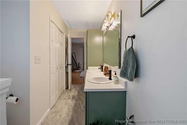 386 Forest Woods Drive, Raeford, NC 28376