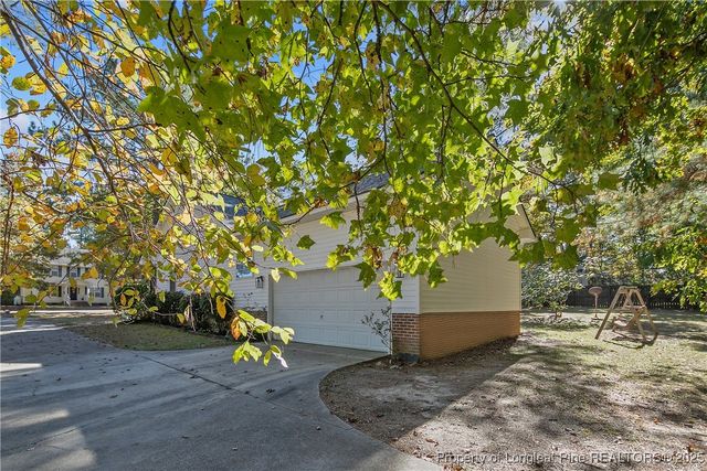 386 Forest Woods Drive, Raeford, NC 28376