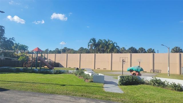 914 NW 106th Ave Cir 914, Miami, FL 33172