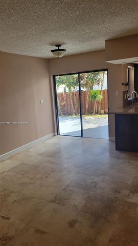 914 NW 106th Ave Cir 914, Miami, FL 33172