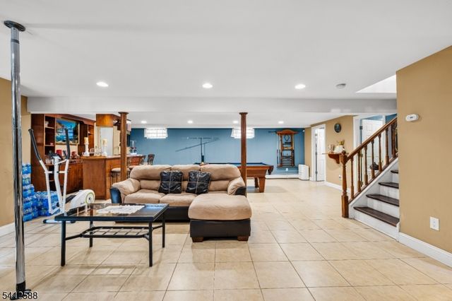 10 Dalrymple St, Randolph Twp., NJ 07869