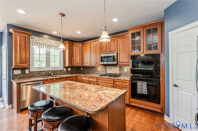 7717 Patriots Landing Pl, Quinton, VA 23141