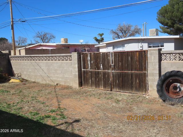 233 W BERRIDGE Drive, Sierra Vista, AZ 85635