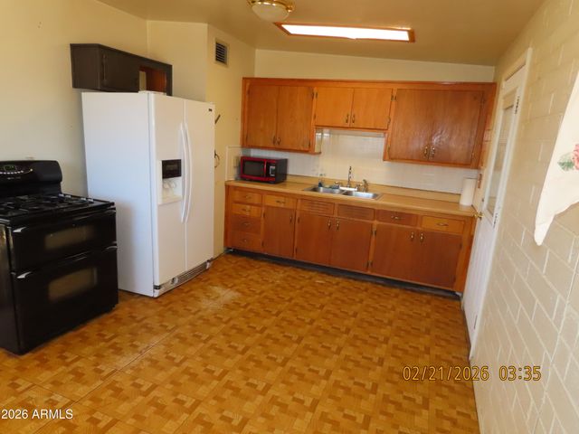 233 W BERRIDGE Drive, Sierra Vista, AZ 85635