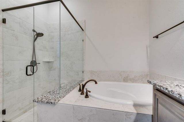 605 Dusty Glen Trail, Midlothian, TX 76065