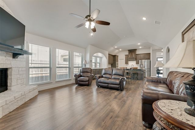 605 Dusty Glen Trail, Midlothian, TX 76065