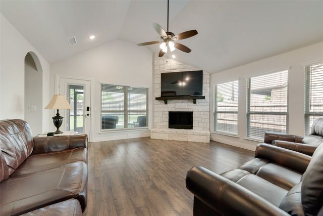 605 Dusty Glen Trail, Midlothian, TX 76065