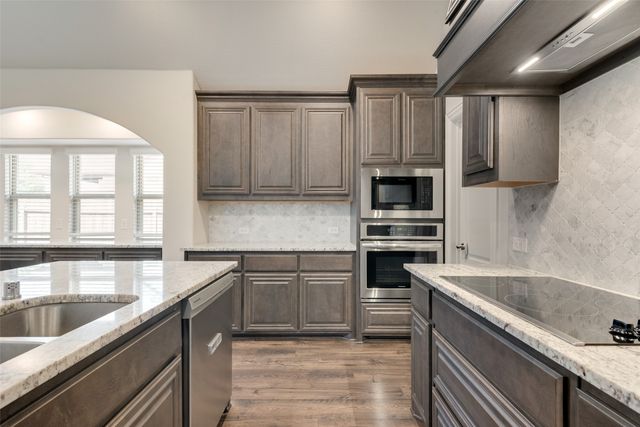 605 Dusty Glen Trail, Midlothian, TX 76065