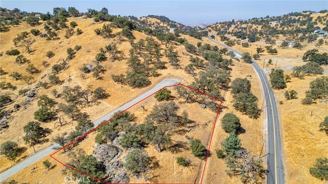 18750 Alameda Pl, Bear Valley Springs, CA 93561