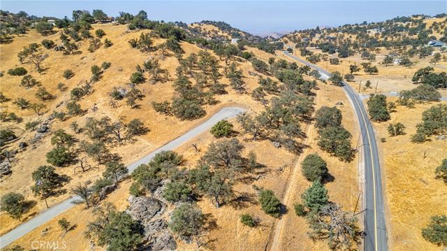 18750 Alameda Pl, Bear Valley Springs, CA 93561