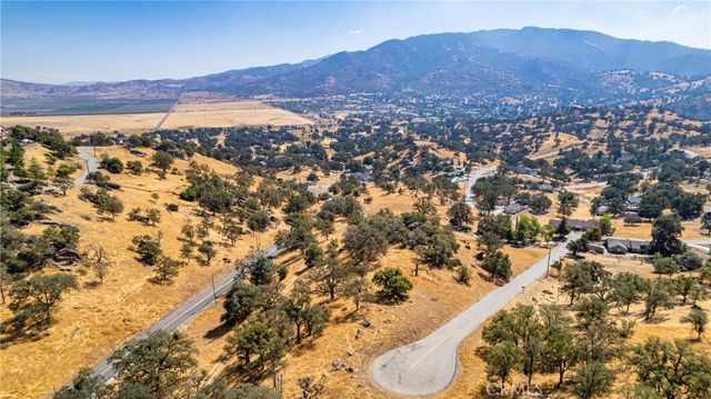 18750 Alameda Pl, Bear Valley Springs, CA 93561