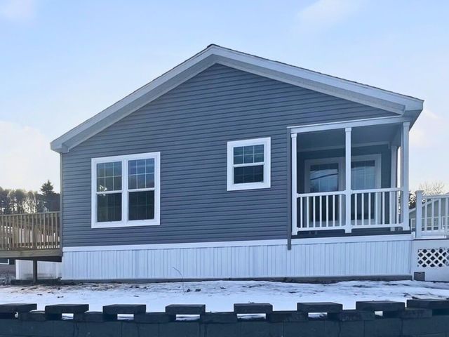 24 Adder Lane, Seabrook, NH 03874