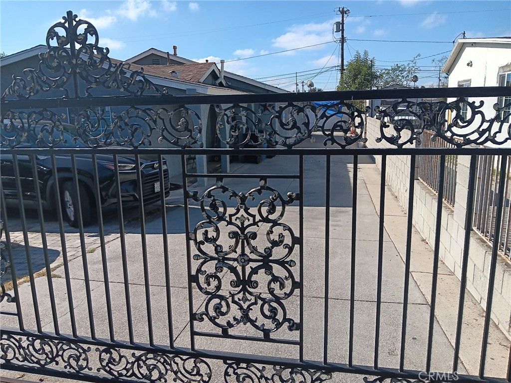 11136 Keswick Street, Sun Valley, CA 91352 — exterior