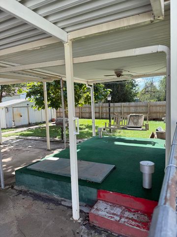 424 H St NW, Miami, OK 74354