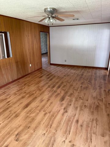 424 H St NW, Miami, OK 74354