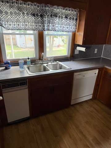 424 H St NW, Miami, OK 74354