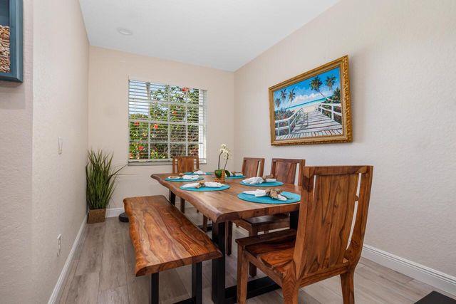 1560 SE Sheffield Terrace 102, Stuart, FL 34994