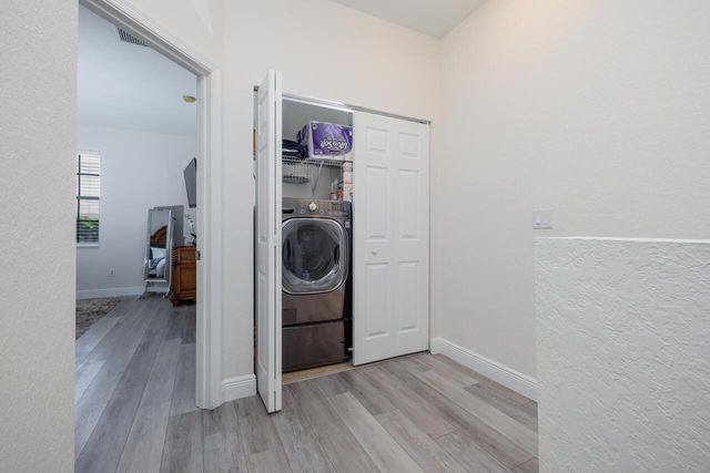 1560 SE Sheffield Terrace 102, Stuart, FL 34994