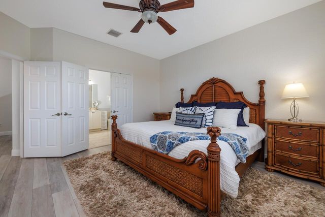1560 SE Sheffield Terrace 102, Stuart, FL 34994