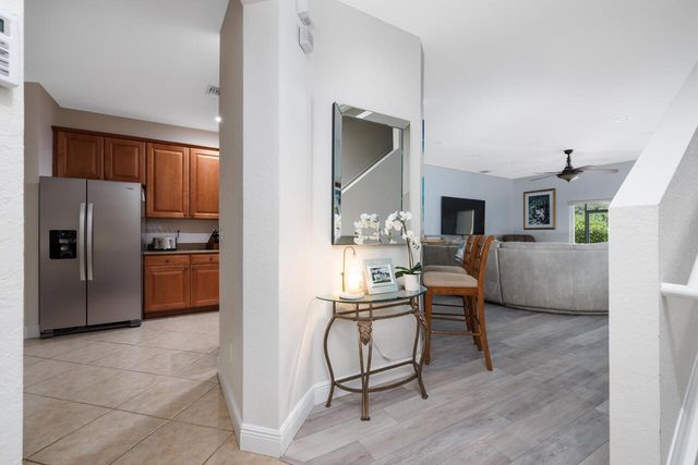 1560 SE Sheffield Terrace 102, Stuart, FL 34994