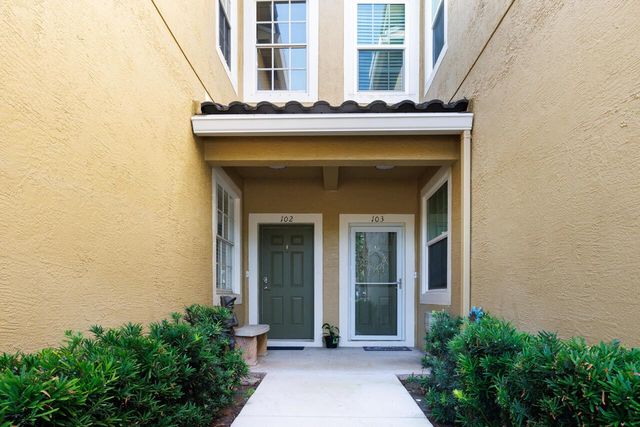 1560 SE Sheffield Terrace 102, Stuart, FL 34994