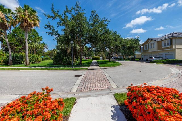 1560 SE Sheffield Terrace 102, Stuart, FL 34994