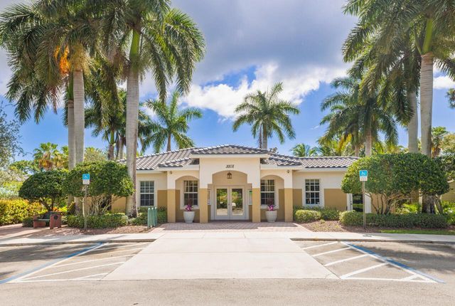 1560 SE Sheffield Terrace 102, Stuart, FL 34994