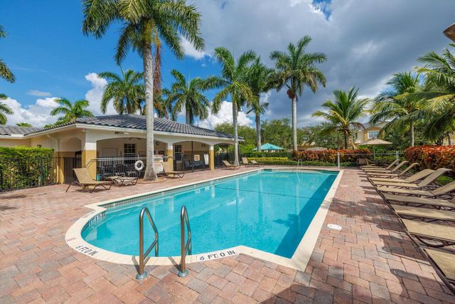 1560 SE Sheffield Terrace 102, Stuart, FL 34994