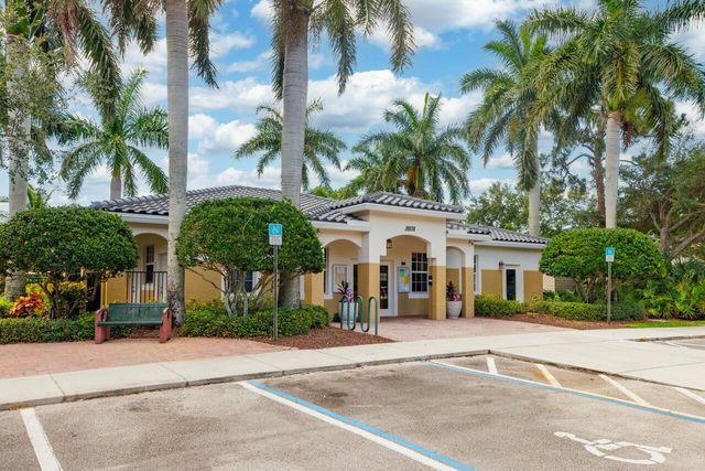 1560 SE Sheffield Terrace 102, Stuart, FL 34994
