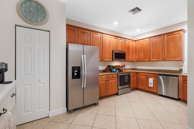 1560 SE Sheffield Terrace 102, Stuart, FL 34994
