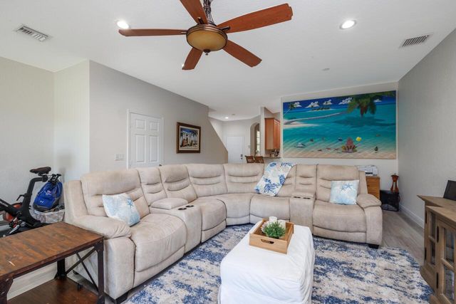 1560 SE Sheffield Terrace 102, Stuart, FL 34994