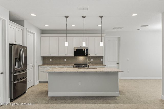 450 Hammond Street SW, Palm Bay, FL 32908