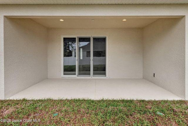 450 Hammond Street SW, Palm Bay, FL 32908