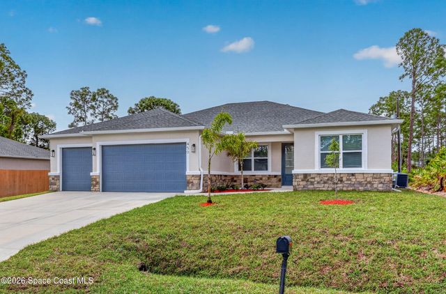 450 Hammond Street SW, Palm Bay, FL 32908