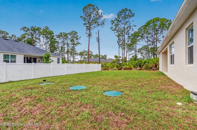 450 Hammond Street SW, Palm Bay, FL 32908