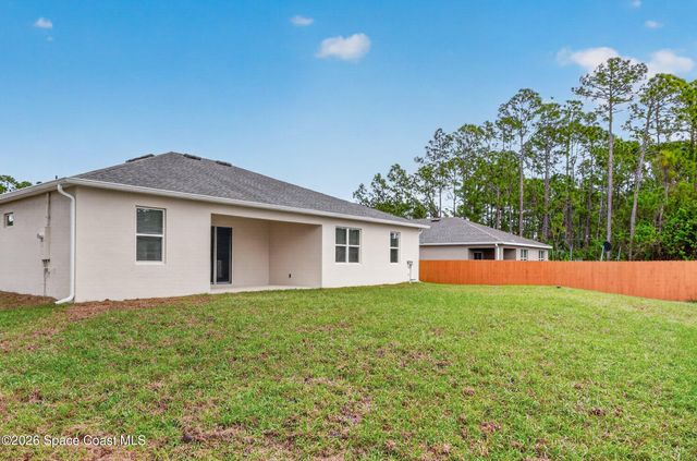 450 Hammond Street SW, Palm Bay, FL 32908