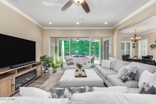 10555 E MENDOZA Avenue, Mesa, AZ 85209