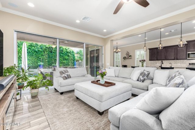 10555 E MENDOZA Avenue, Mesa, AZ 85209