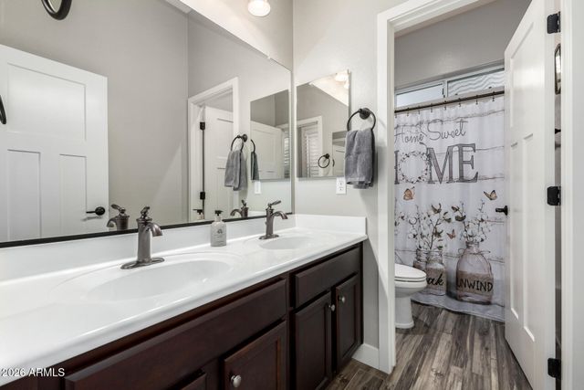 10555 E MENDOZA Avenue, Mesa, AZ 85209