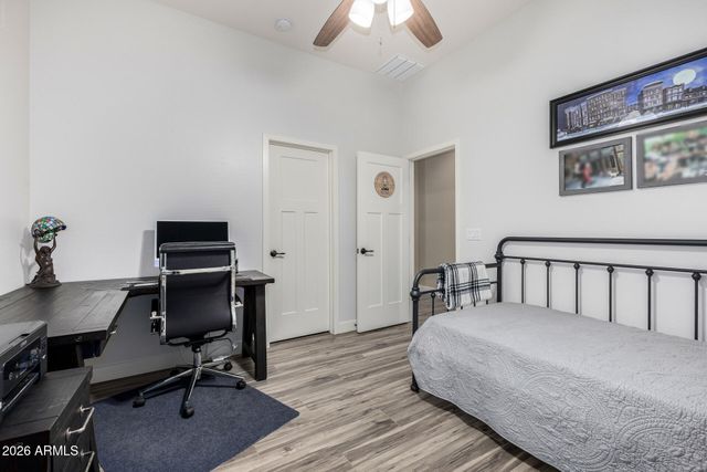 10555 E MENDOZA Avenue, Mesa, AZ 85209