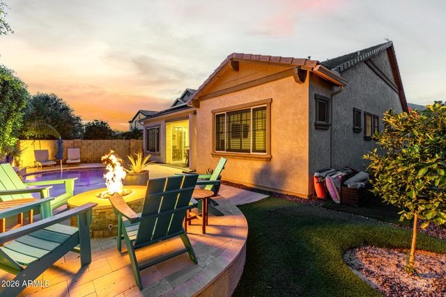 10555 E MENDOZA Avenue, Mesa, AZ 85209