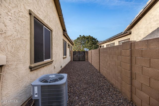 10555 E MENDOZA Avenue, Mesa, AZ 85209