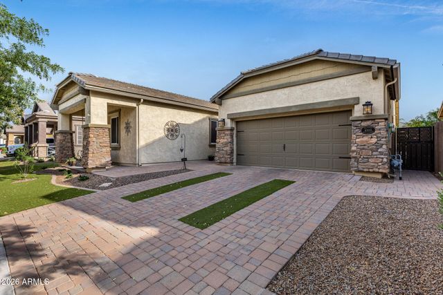 10555 E MENDOZA Avenue, Mesa, AZ 85209