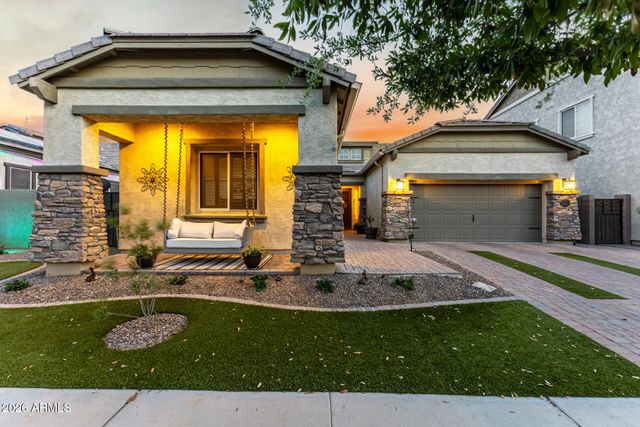 10555 E MENDOZA Avenue, Mesa, AZ 85209