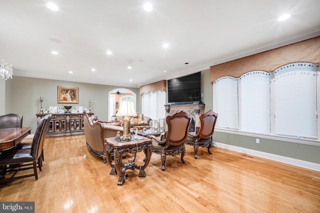 1126 TIMBERGATE DR, Jenkintown, PA 19046