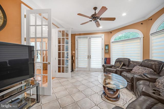 1126 TIMBERGATE DR, Jenkintown, PA 19046