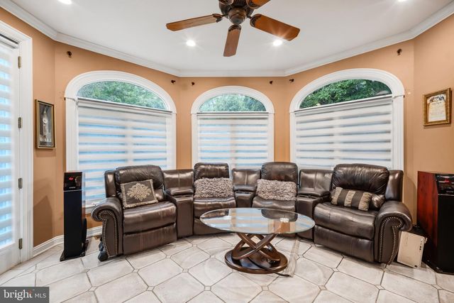 1126 TIMBERGATE DR, Jenkintown, PA 19046