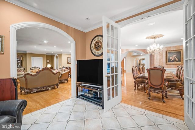 1126 TIMBERGATE DR, Jenkintown, PA 19046