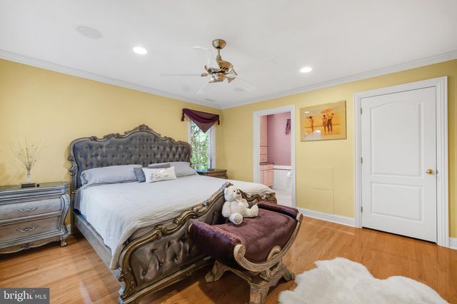 1126 TIMBERGATE DR, Jenkintown, PA 19046