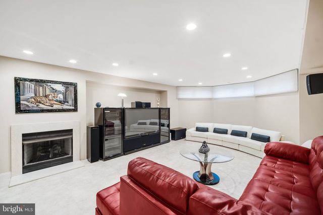 1126 TIMBERGATE DR, Jenkintown, PA 19046